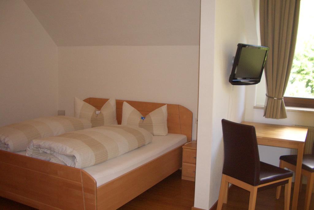 Gaestehaus Weberskirch Ernst Room photo